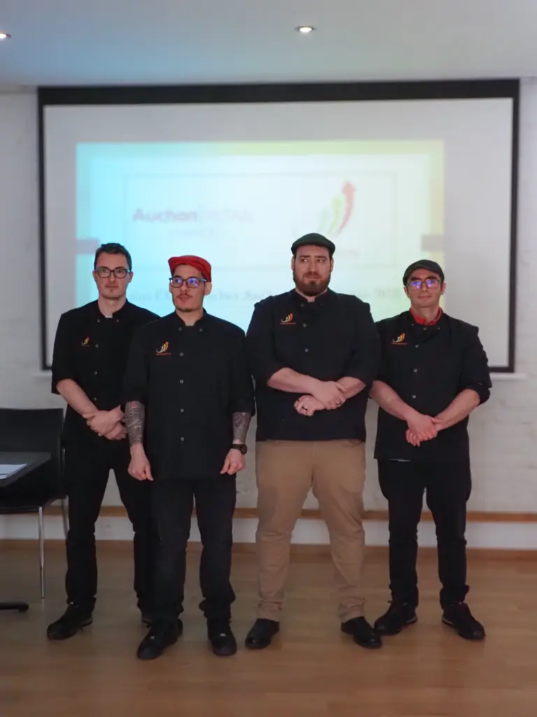 photo finale parcours boucherie, groupe d'apprenant devant leur présentation